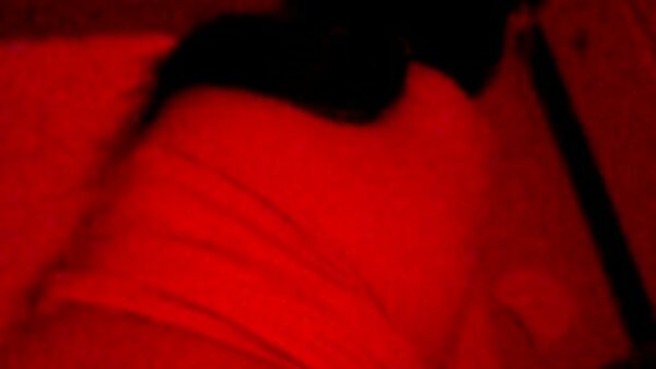 Заоблен абонос тинејџер Хавана Џинџер дува бел петел и добива прсти